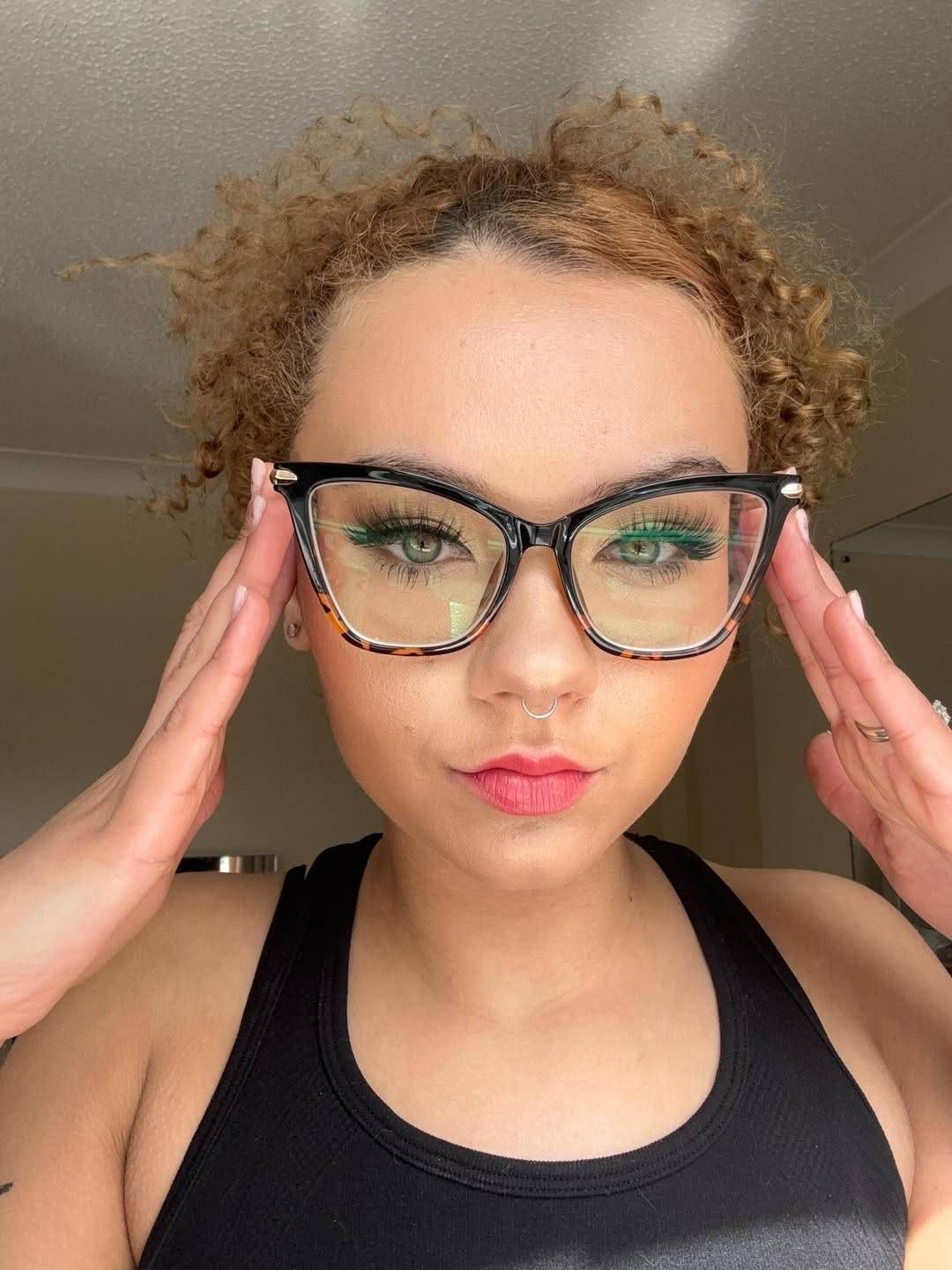 Hilary Butterfly Tortoise Frame Glasses | ZEELOOL Canada5