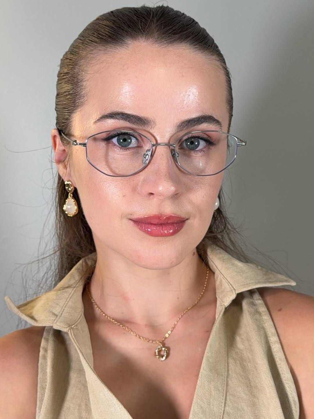 Everett Silver Frame Glasses with Geometric Frame Online |  ZEELOOL CANADA9