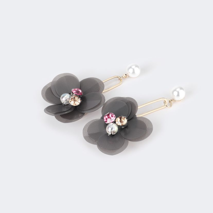 Vintage Petal Shaped Gray Earrings