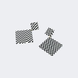 Stylish Rhombus Black-White Earrings0
