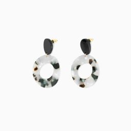 Stylish Round White Earrings1