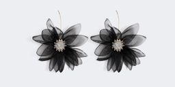 Stylish Petal Shaped Black Earrings1