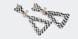 Vintage Triangle Shaped Black-White Grid Earrings1