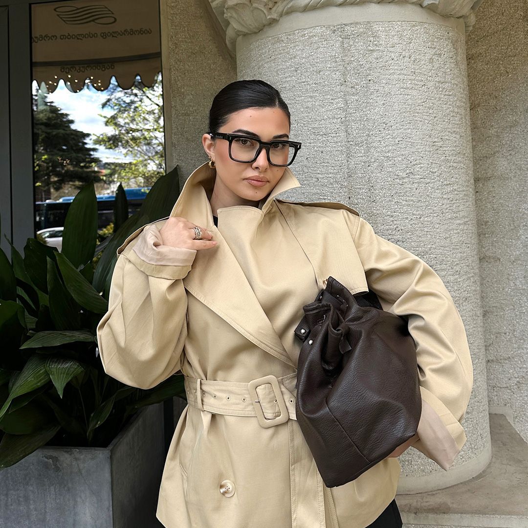 Katia Square Balck Frame Glasses Online Sale | ZEELOOL7