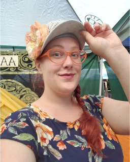 I love the shape and style of these frames!0