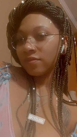 Omg !! These gems are soooo classy and cute ! 
The pictures do no jus0