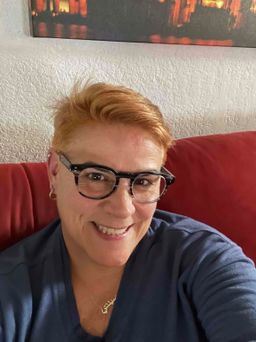 love these glasses! the color is awesome! 
0