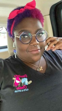 love the gold hardware! so cute love the shape!0