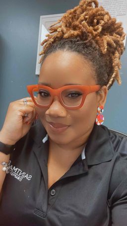 Love these orange frames! 1