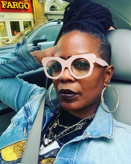 I really like the style of the glasses!  They are very stylish BUT the0