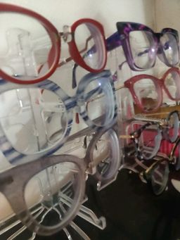 muy buena calidad son un poco pesados pero se ven muy bien sirven para0