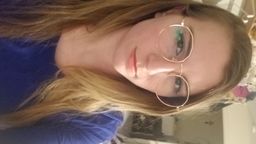 Very light and comfortable. I love the color and I think they look bol0