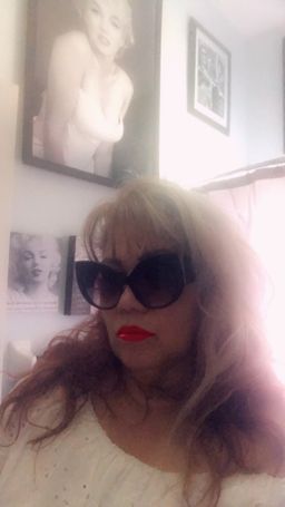 I ordered a second pair from Zeelool and this time, I went for the dar0