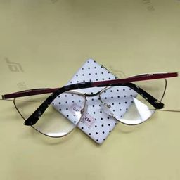 there are many stars in the temple!! they have spring hinge that fits 0